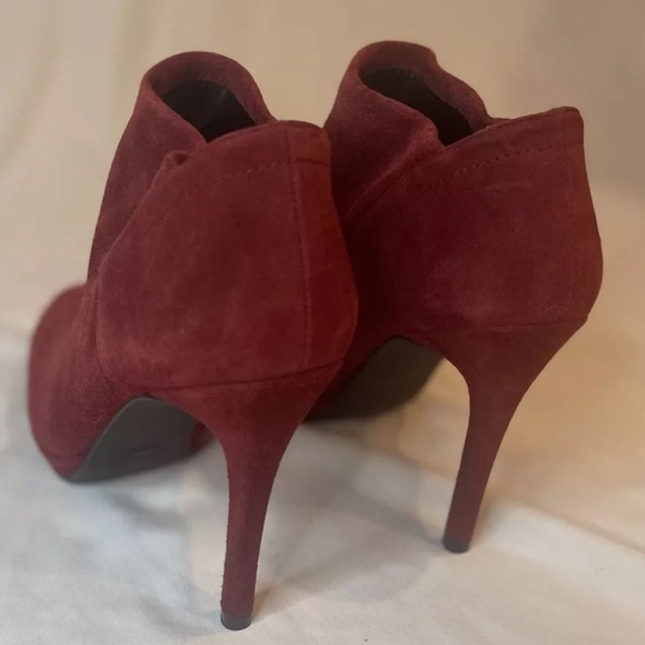 Stuart Weitzman Red Suede Stiletto Heeled Ankle Booties Women's 8.5 NWOT - Picture 7 of 10